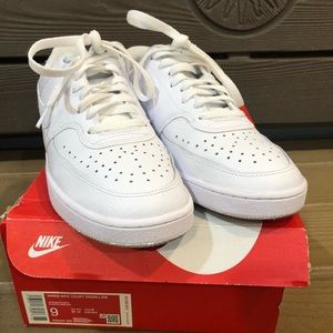 Nike Court Vision Low Sneaker